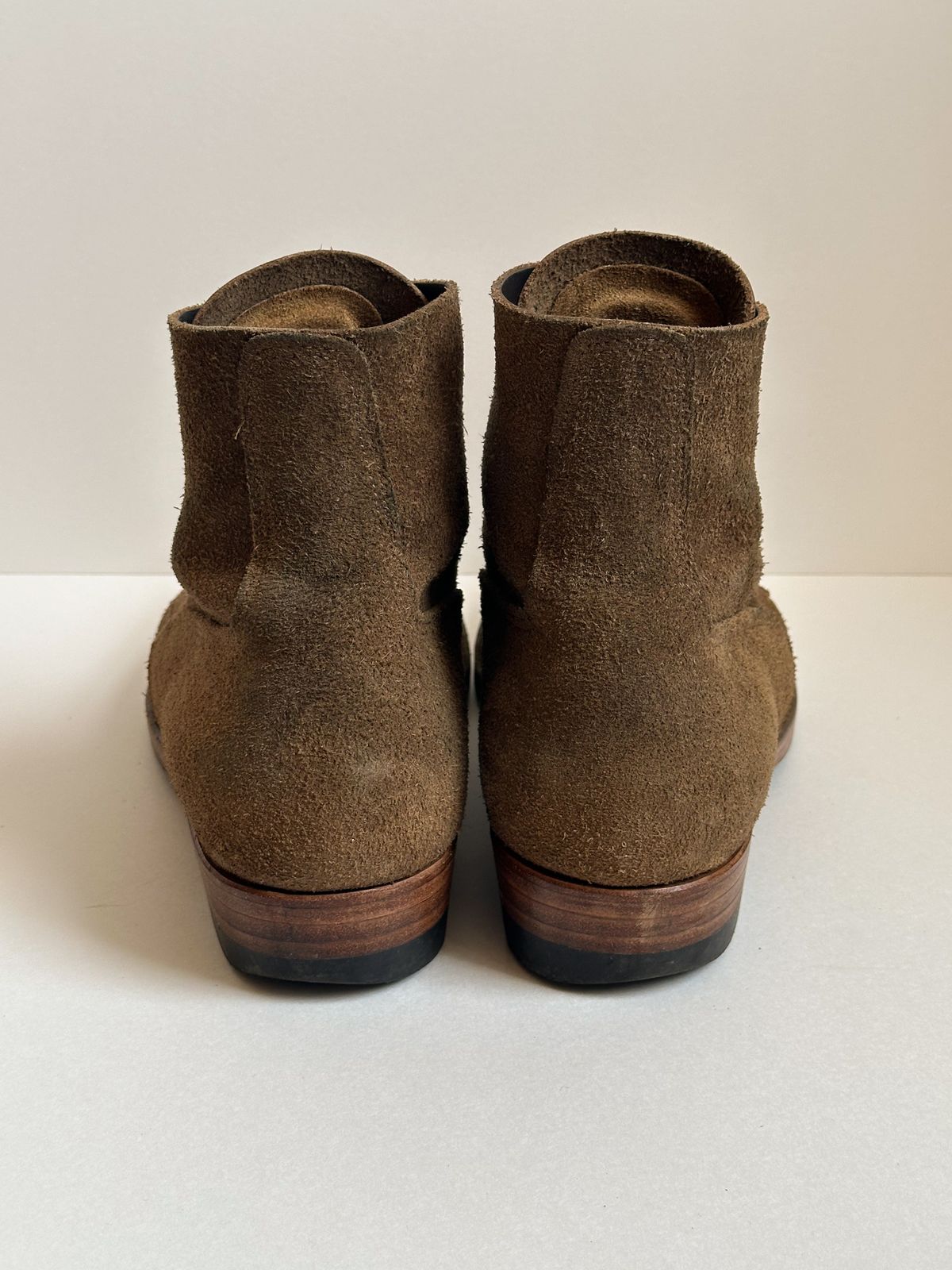 Photo by storybook.oak on October 2, 2025 of the NF Bootmaker Fritz Boot in Horween Washed Black Chromexcel Roughout.