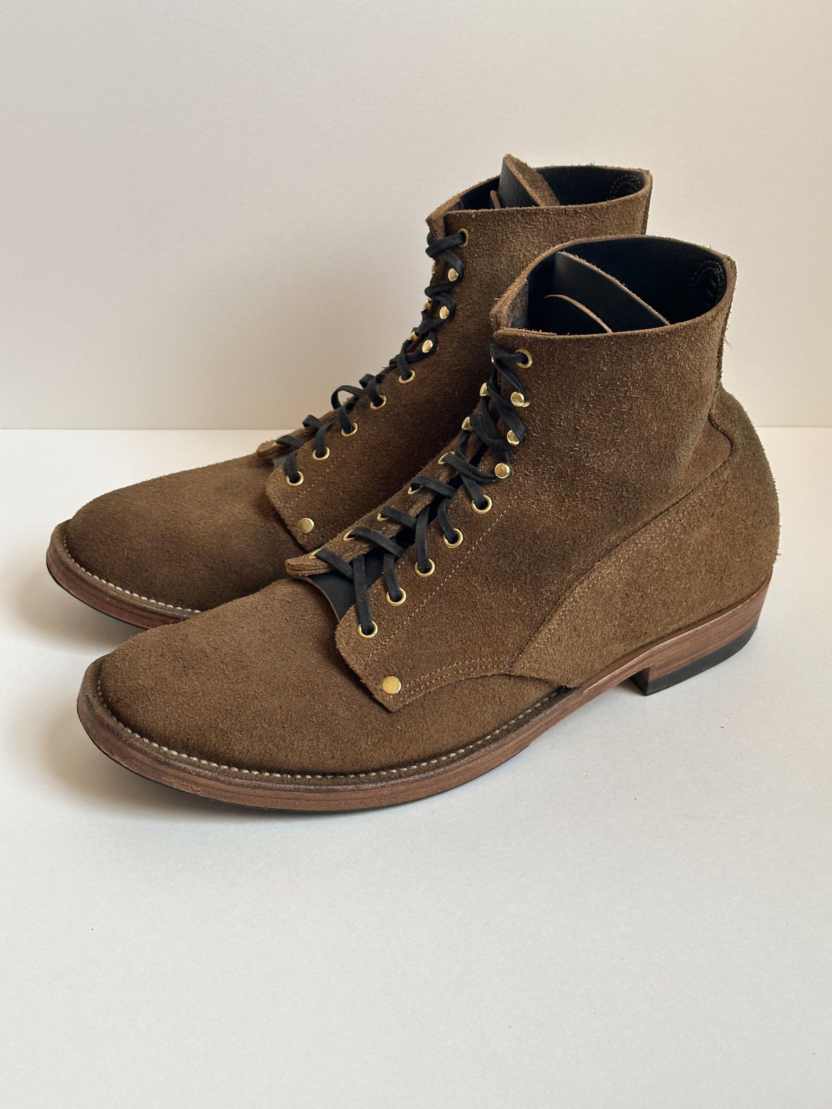 Photo by storybook.oak on October 2, 2025 of the NF Bootmaker Fritz Boot in Horween Washed Black Chromexcel Roughout.