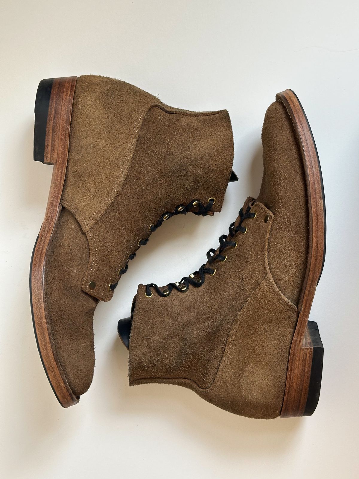 Photo by storybook.oak on October 2, 2025 of the NF Bootmaker Fritz Boot in Horween Washed Black Chromexcel Roughout.