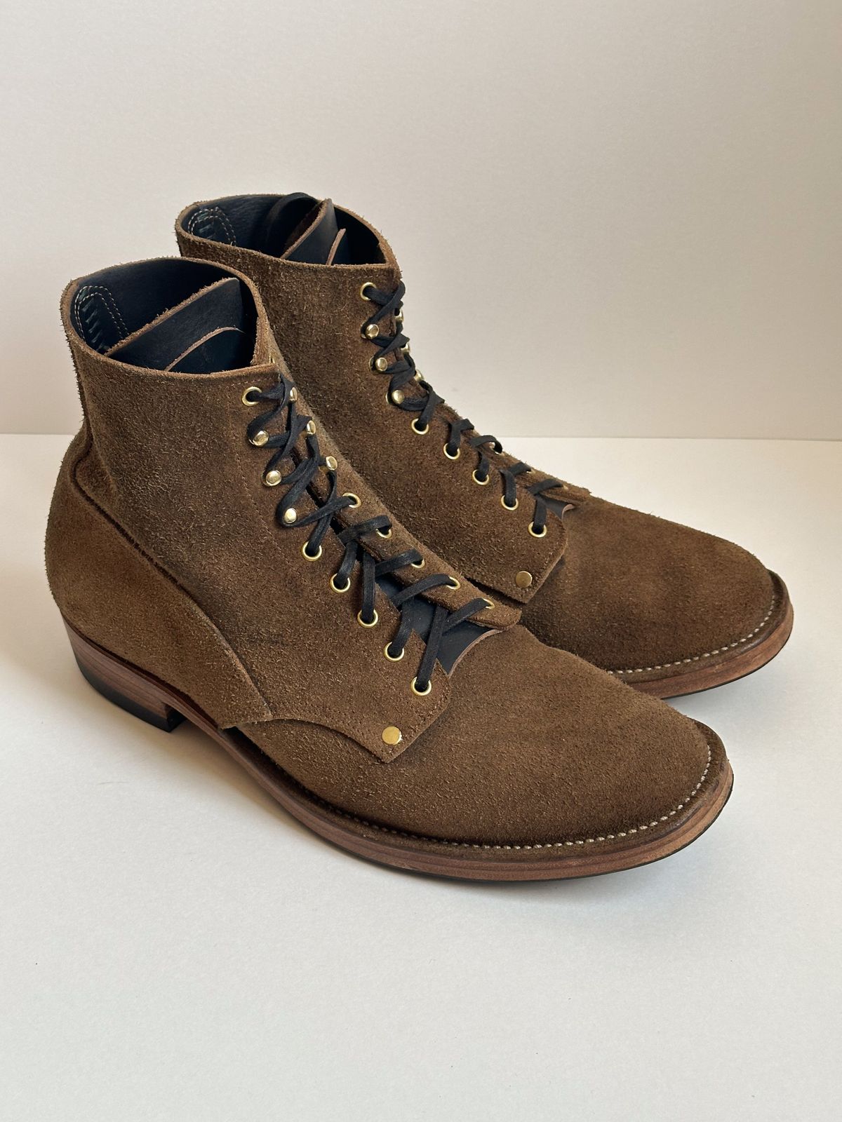 Photo by storybook.oak on October 2, 2025 of the NF Bootmaker Fritz Boot in Horween Washed Black Chromexcel Roughout.