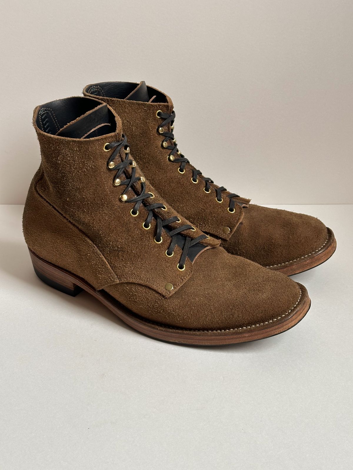 Photo by storybook.oak on November 3, 2025 of the NF Bootmaker Fritz Boot in Horween Washed Black Chromexcel Roughout.