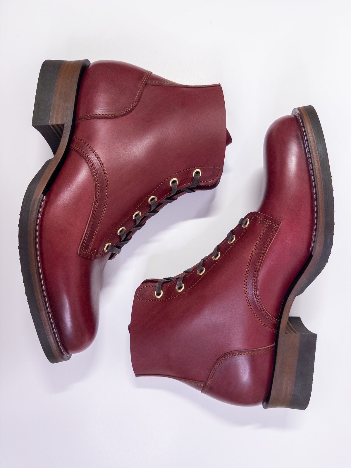 Photo by storybook.oak on October 1, 2023 of the Jack & White Brothers Letterman ZERO in Badalassi Carlo Mosto Minerva Liscio.