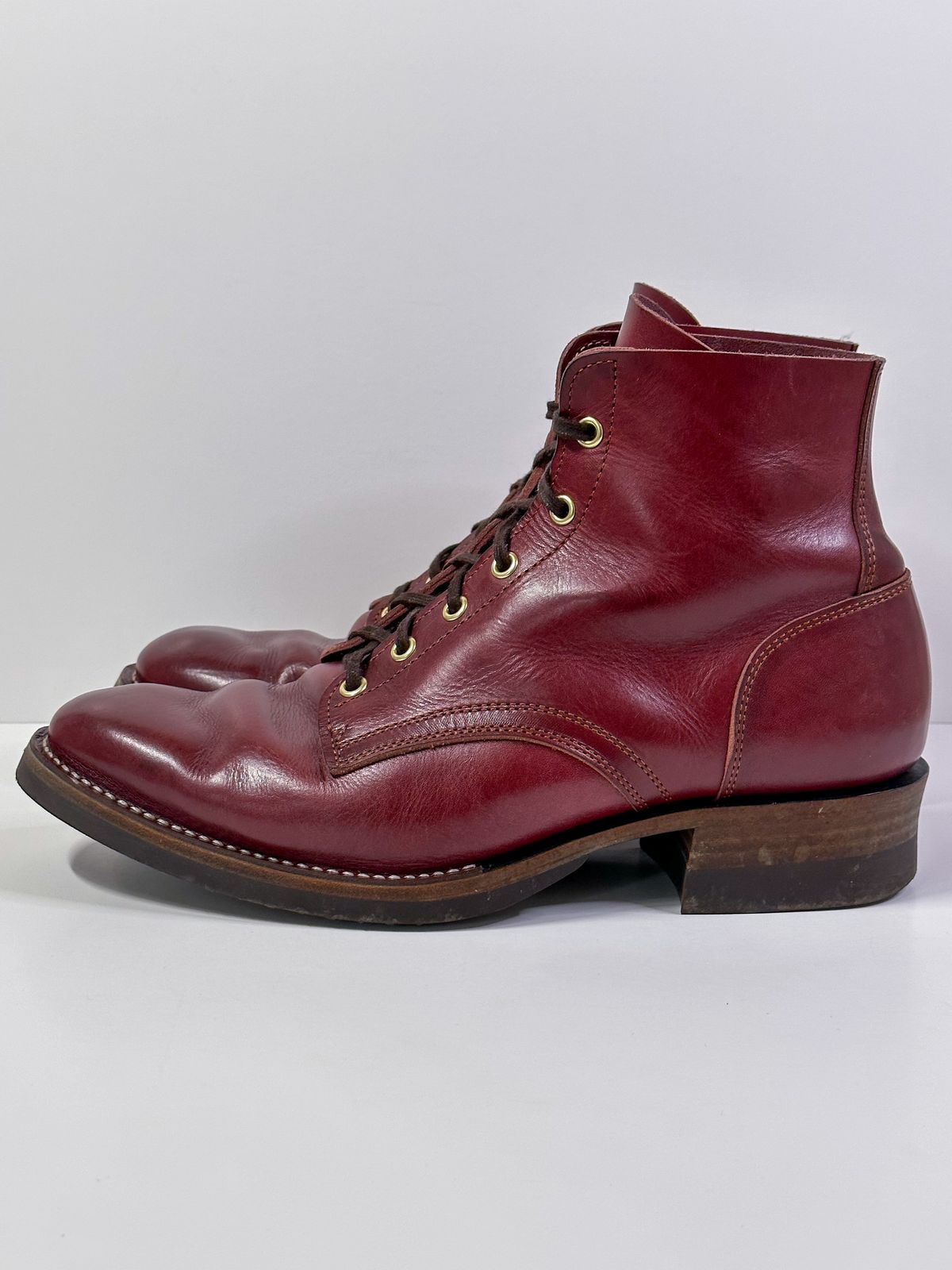 Photo by storybook.oak on November 4, 2023 of the Jack & White Brothers Letterman ZERO in Badalassi Carlo Mosto Minerva Liscio.