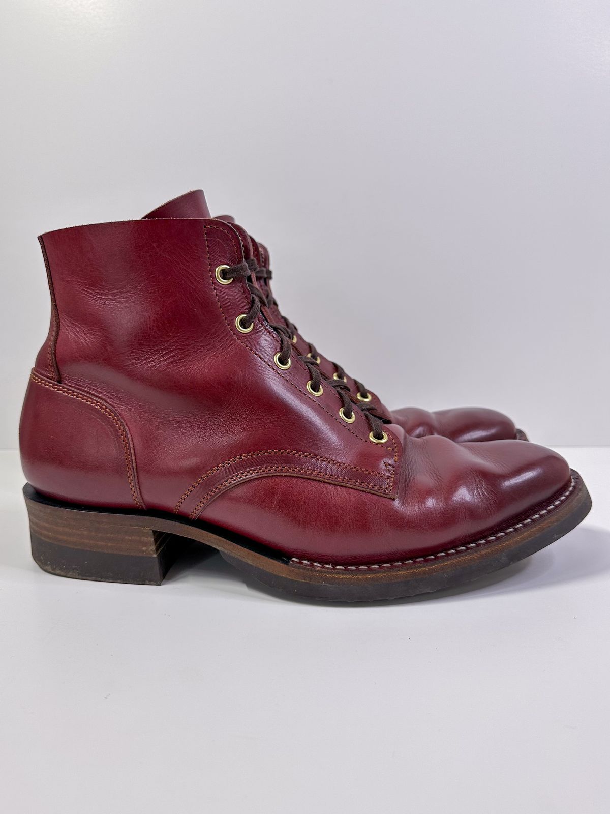 Photo by storybook.oak on November 4, 2023 of the Jack & White Brothers Letterman ZERO in Badalassi Carlo Mosto Minerva Liscio.
