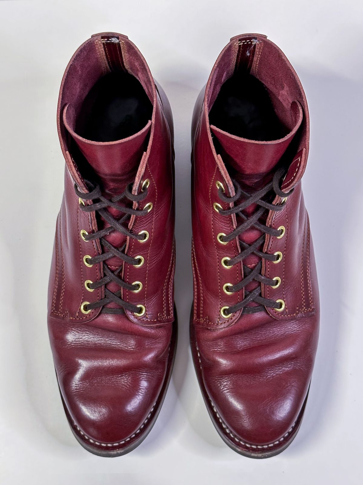 Photo by storybook.oak on November 4, 2023 of the Jack & White Brothers Letterman ZERO in Badalassi Carlo Mosto Minerva Liscio.