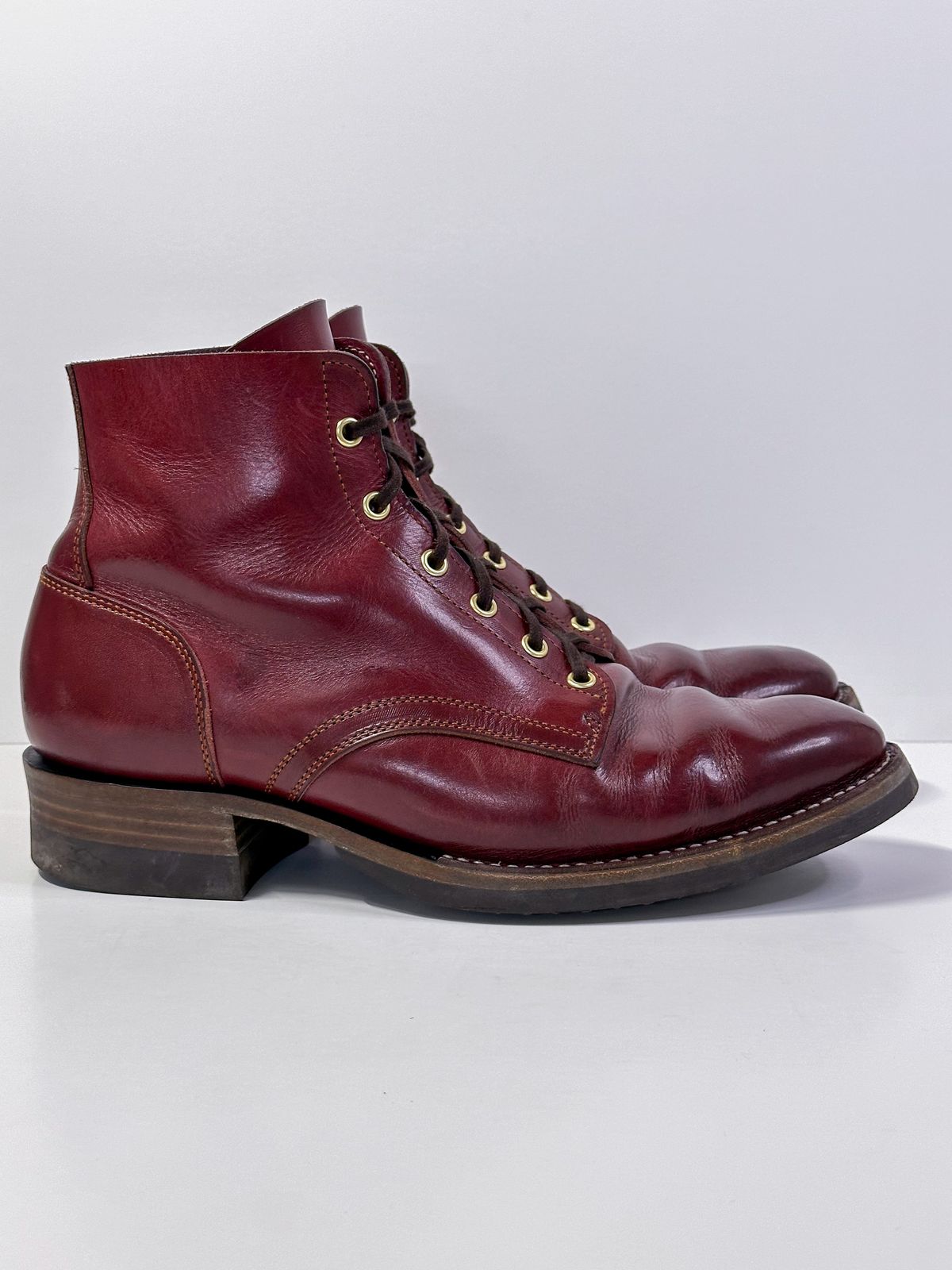 Photo by storybook.oak on January 3, 2024 of the Jack & White Brothers Letterman ZERO in Badalassi Carlo Mosto Minerva Liscio.