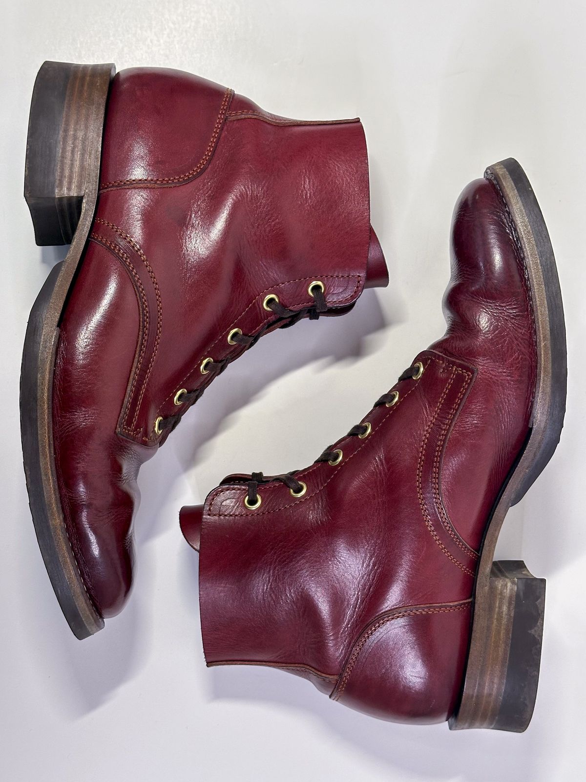 Photo by storybook.oak on February 4, 2024 of the Jack & White Brothers Letterman ZERO in Badalassi Carlo Mosto Minerva Liscio.