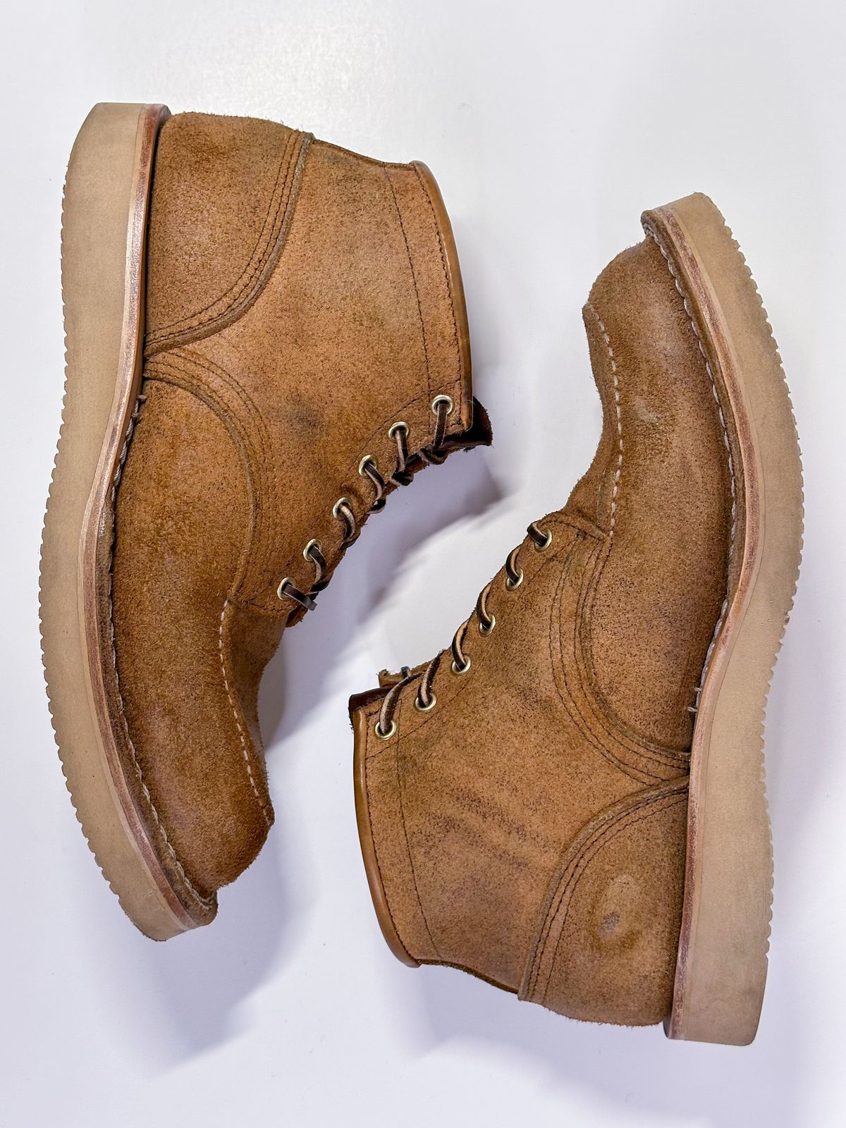 Photo by storybook.oak on January 3, 2024 of the Nicks Aldert Strider Moc Toe in Seidel 1964 Tan Roughout.