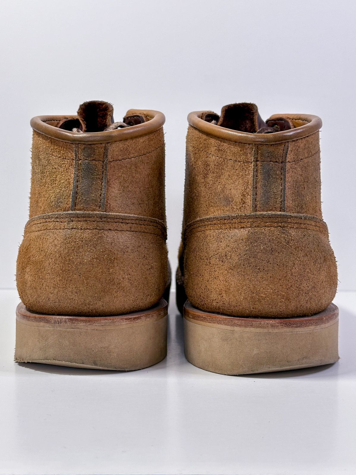 Photo by storybook.oak on January 3, 2024 of the Nicks Aldert Strider Moc Toe in Seidel 1964 Tan Roughout.