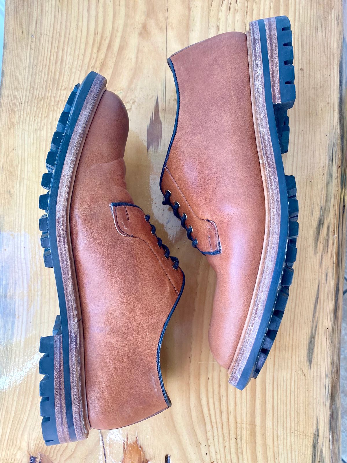 Photo by storybook.oak on November 2, 2022 of the Tricker's Robert Plain Derby Shoe in Horween Natural Dublin.