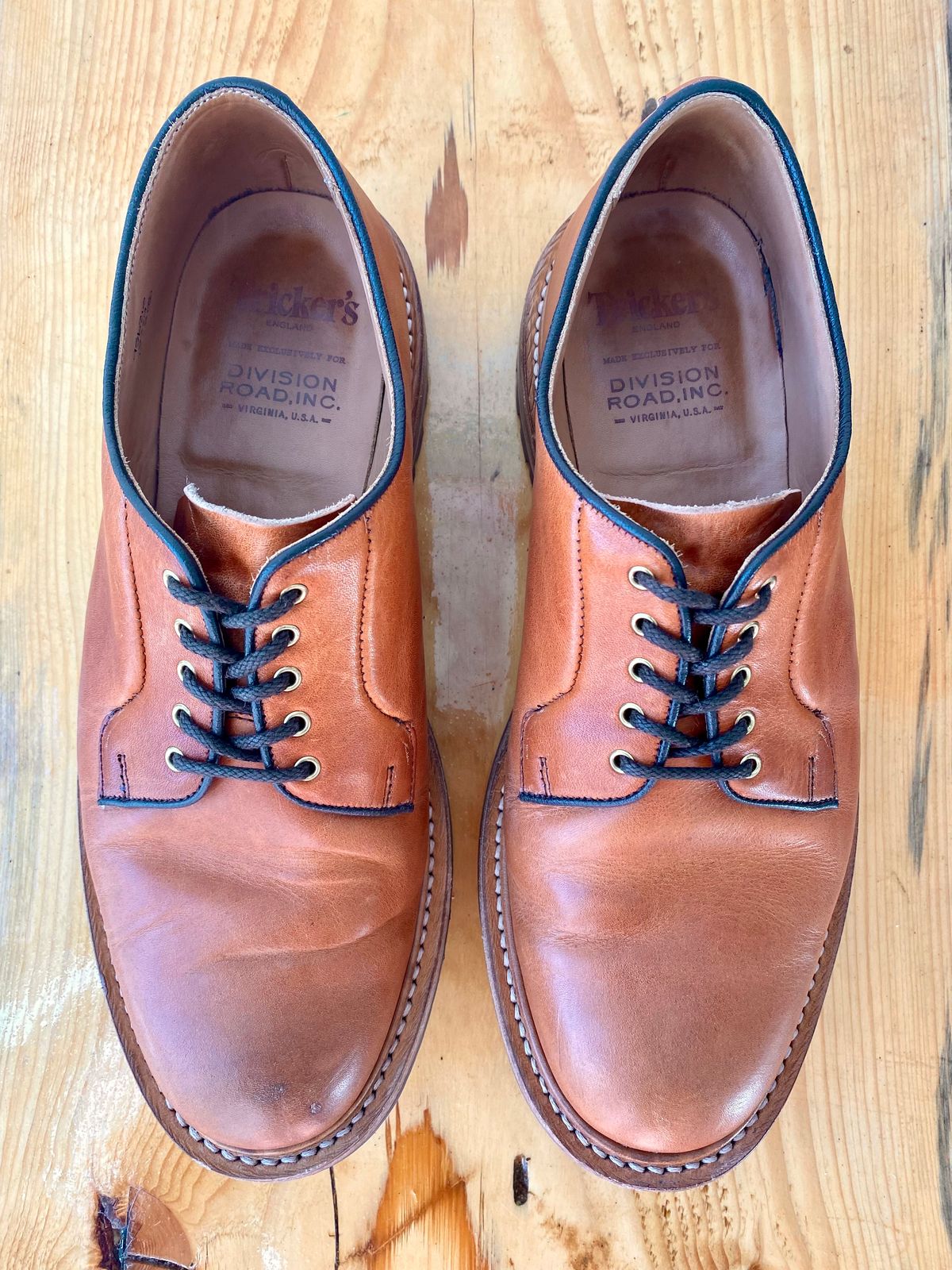 Photo by storybook.oak on November 2, 2022 of the Tricker's Robert Plain Derby Shoe in Horween Natural Dublin.