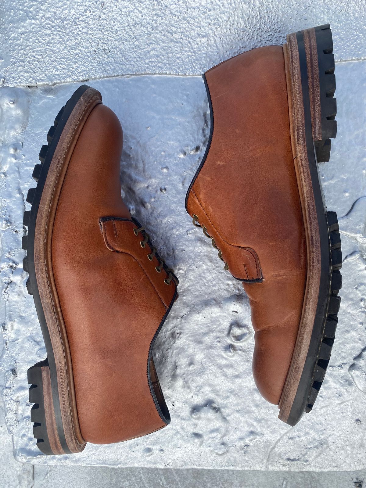 Photo by storybook.oak on January 2, 2023 of the Tricker's Robert Plain Derby Shoe in Horween Natural Dublin.