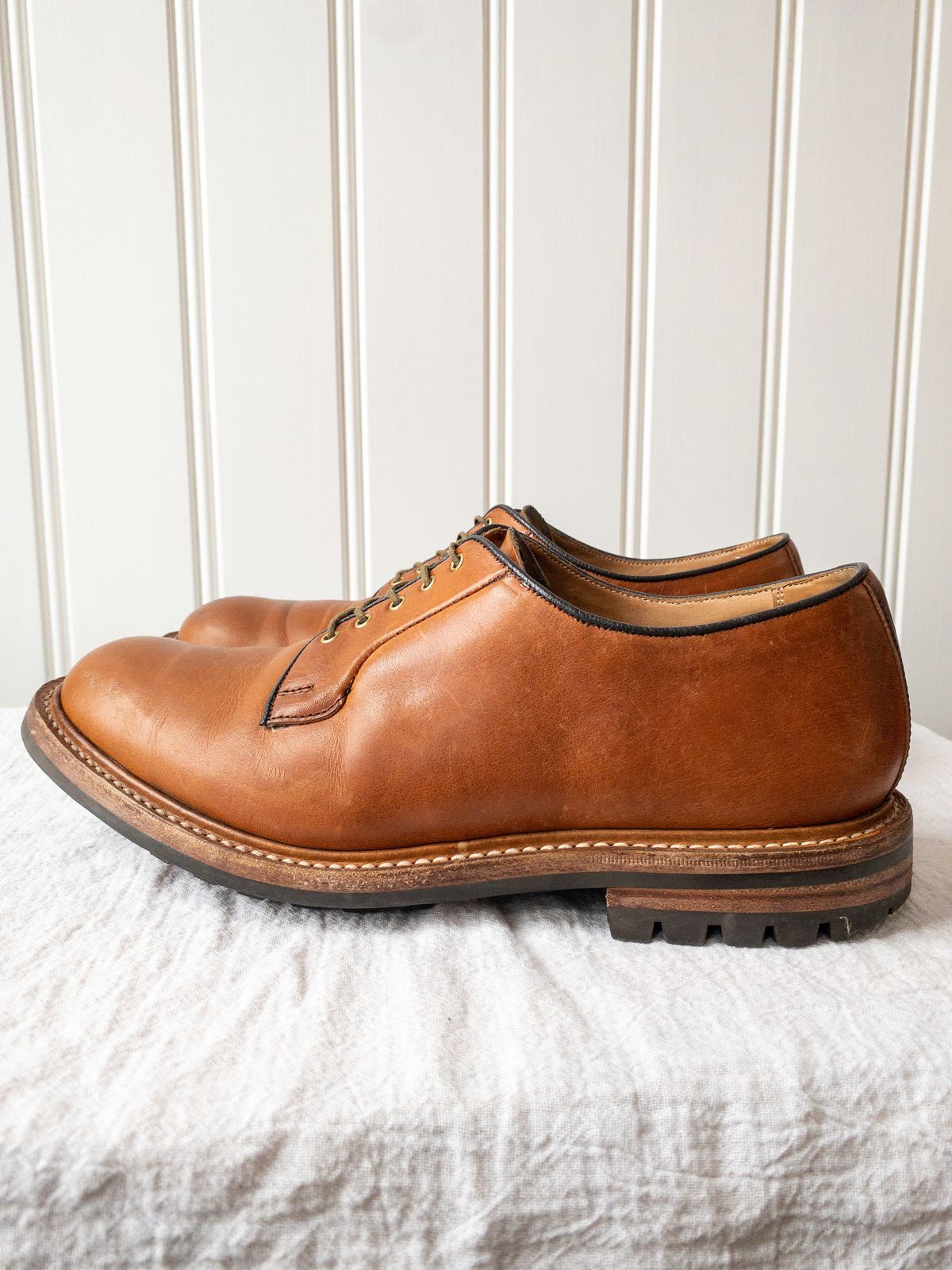 Photo by storybook.oak on February 2, 2023 of the Tricker's Robert Plain Derby Shoe in Horween Natural Dublin.