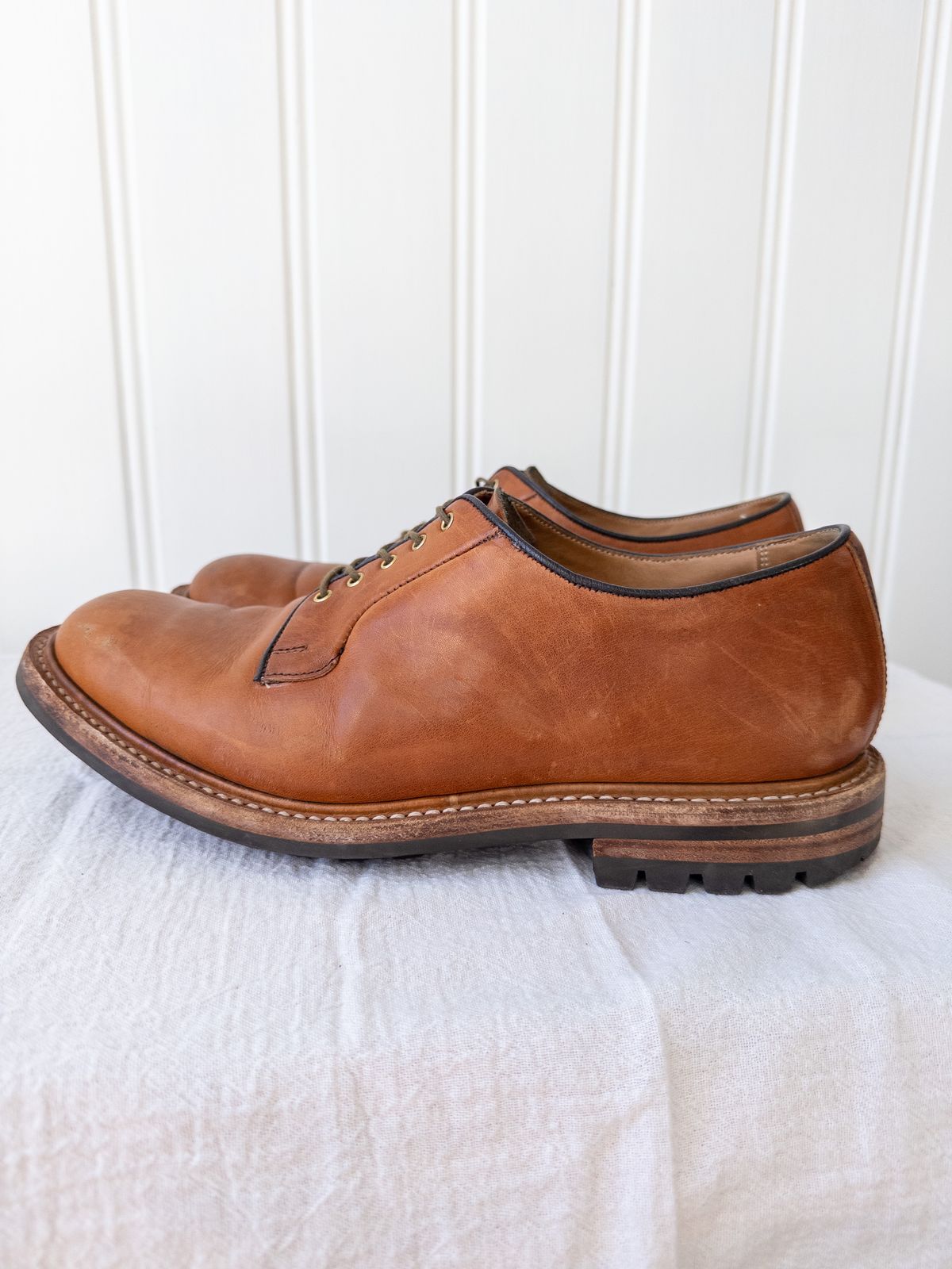 Photo by storybook.oak on March 1, 2023 of the Tricker's Robert Plain Derby Shoe in Horween Natural Dublin.