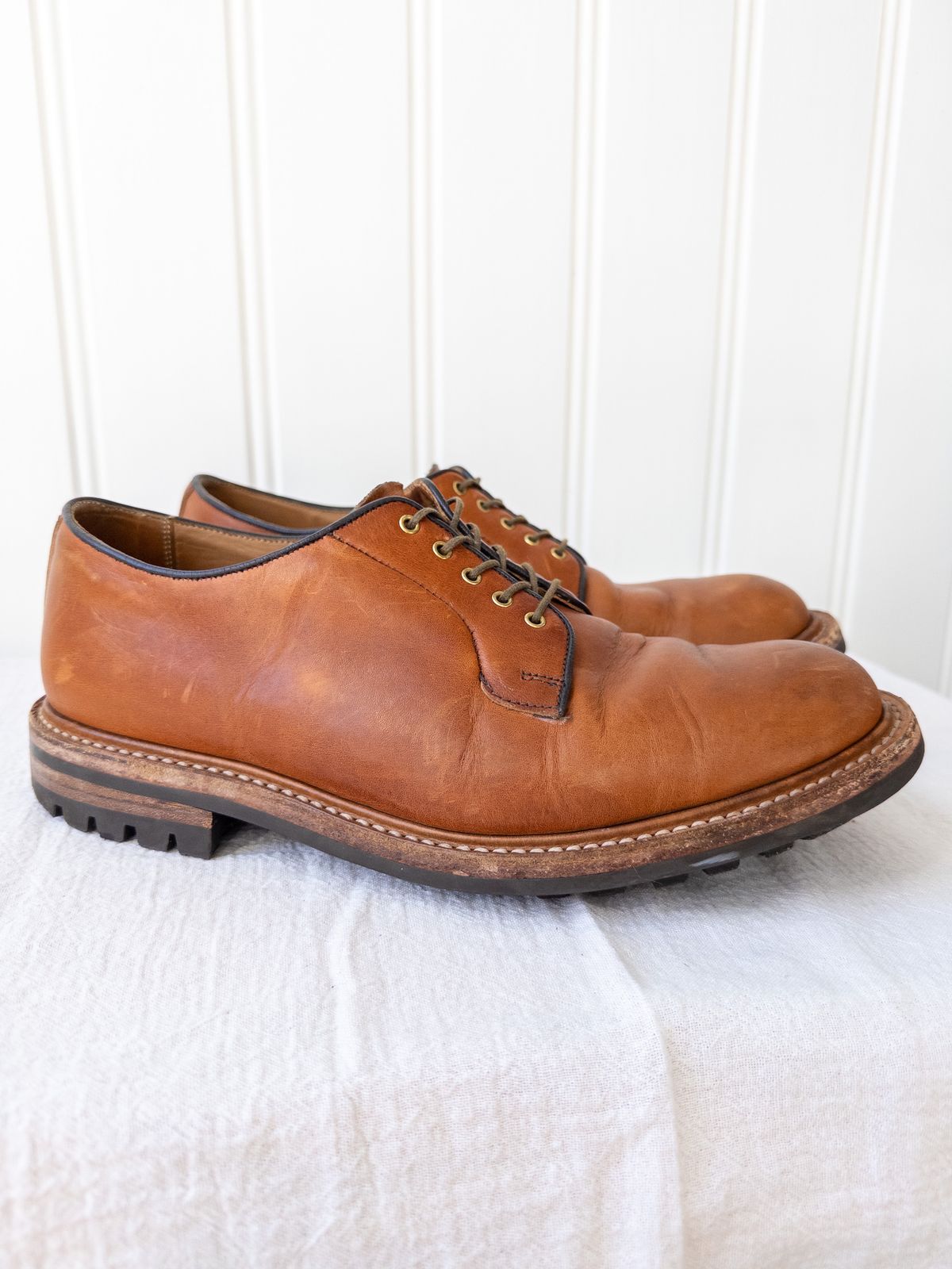 Photo by storybook.oak on March 1, 2023 of the Tricker's Robert Plain Derby Shoe in Horween Natural Dublin.