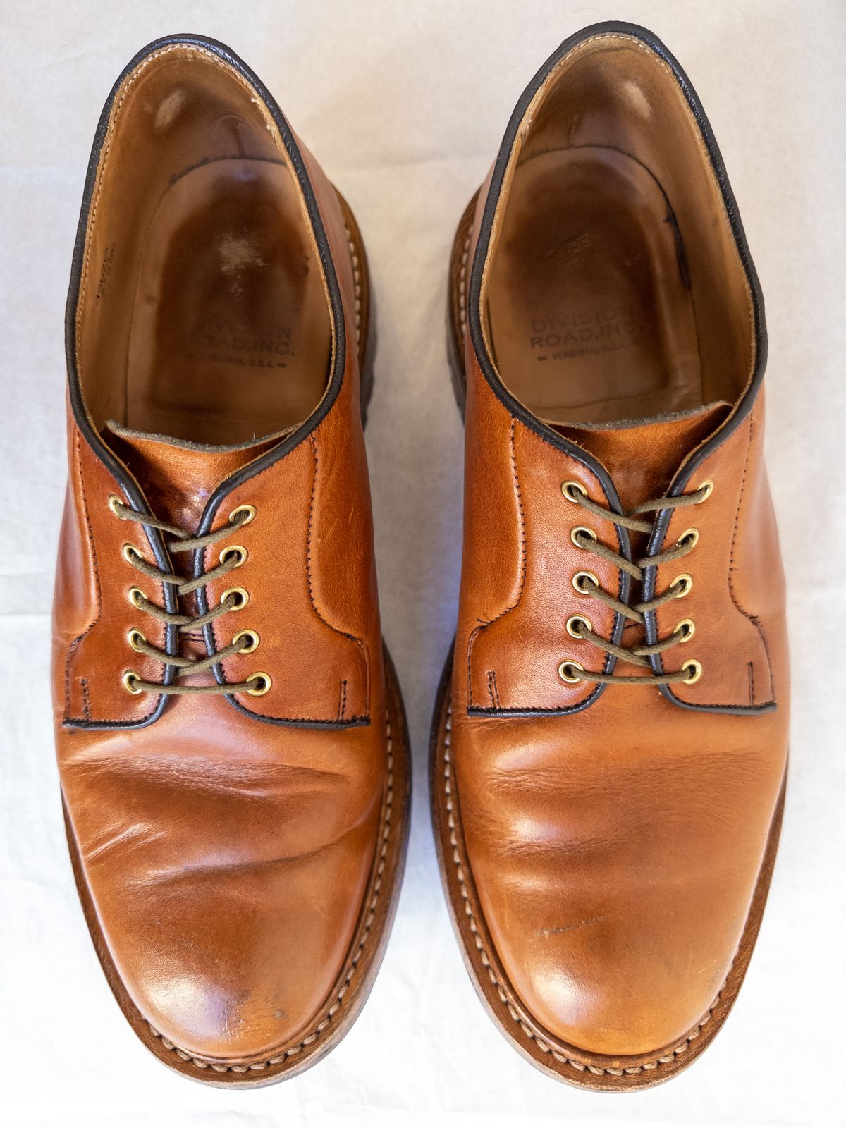 Photo by storybook.oak on April 3, 2023 of the Tricker's Robert Plain Derby Shoe in Horween Natural Dublin.