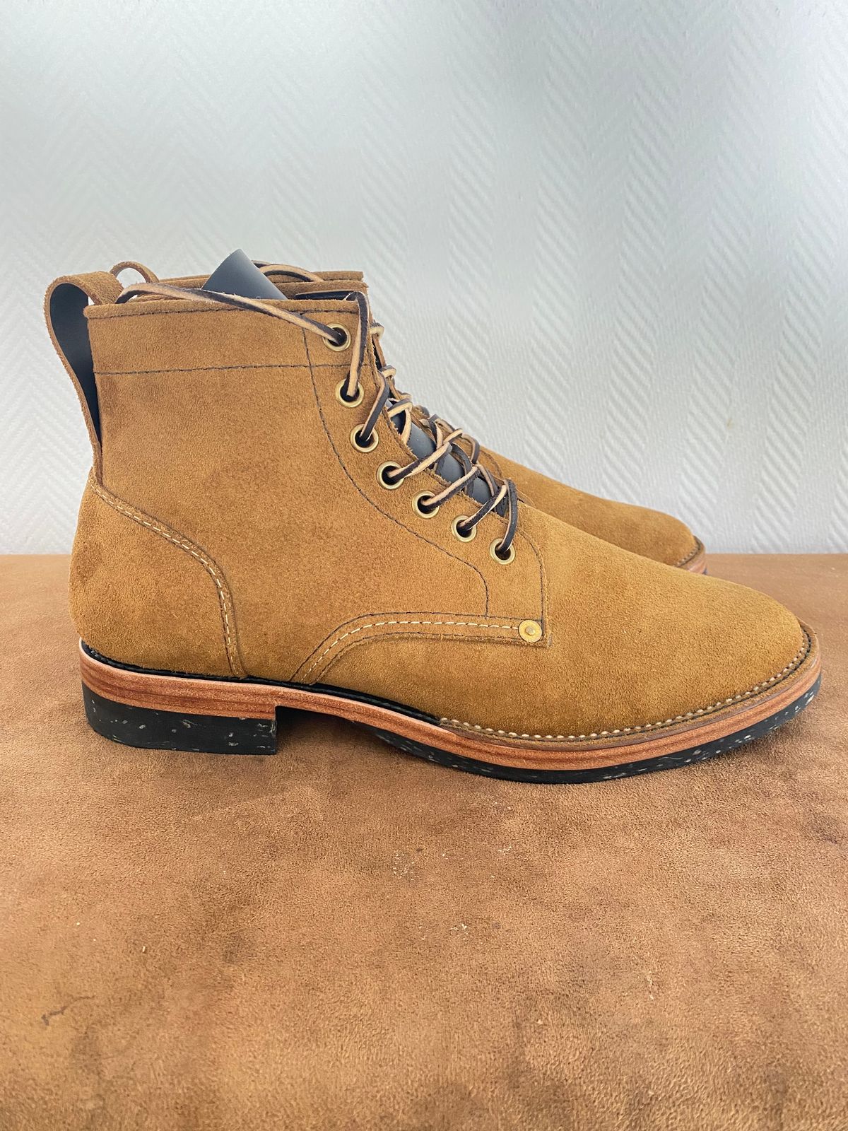 Photo by funkysolemedina on October 8, 2023 of the Santalum x PTC The Klondike Service Boot in S.B. Foot Black Klondike.