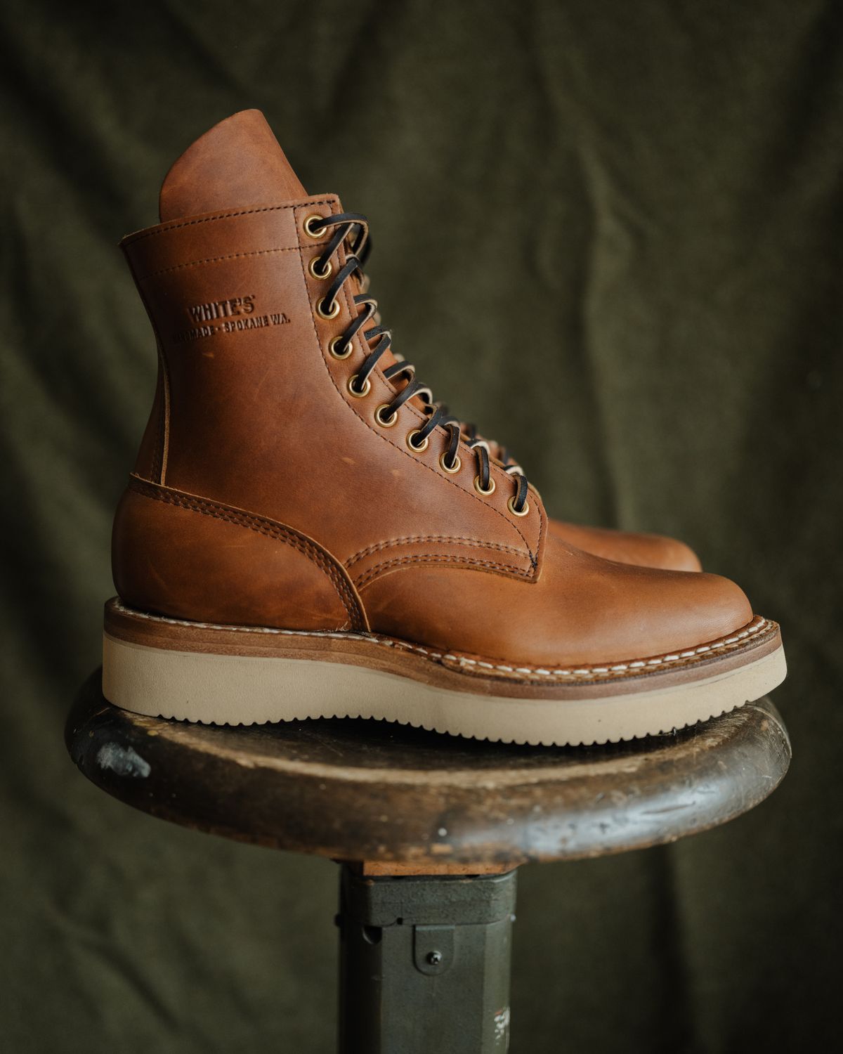 Photo by bradenmcglone on November 5, 2022 of the White's Rambler in Unknown Leather.