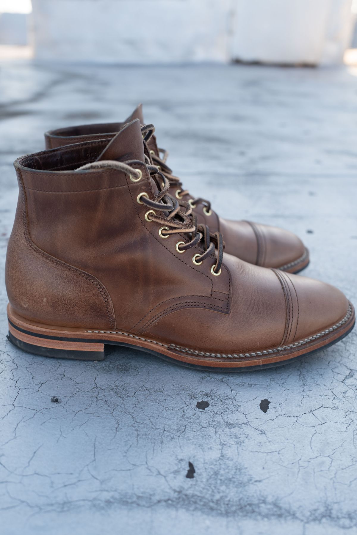 Photo by mjunderw00d on December 3, 2022 of the Viberg Service Boot PCT in Horween Natural Chromexcel.