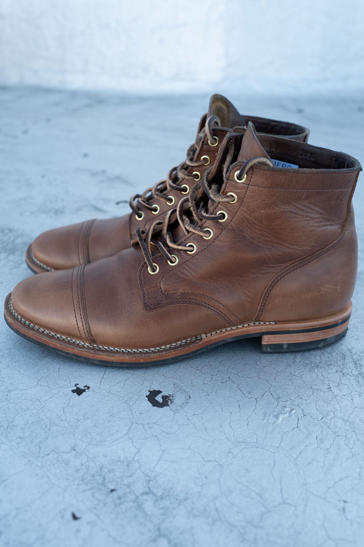 Photo by mjunderw00d on January 1, 2023 of the Viberg Service Boot PCT in Horween Natural Chromexcel.