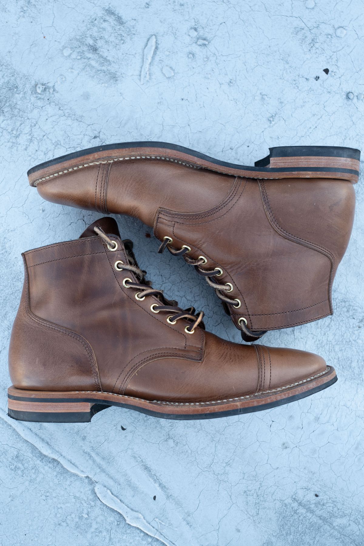 Photo by mjunderw00d on January 1, 2023 of the Viberg Service Boot PCT in Horween Natural Chromexcel.