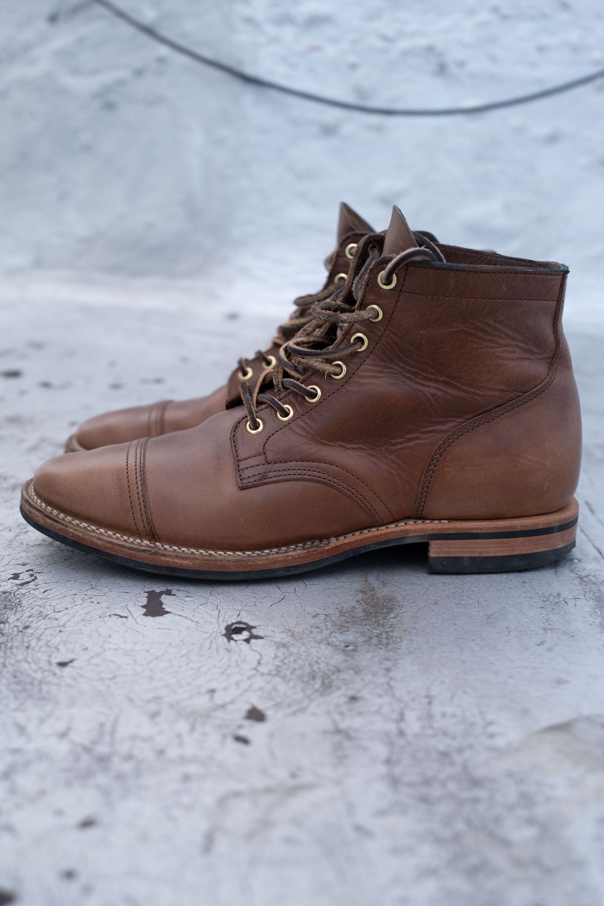 Photo by mjunderw00d on March 5, 2023 of the Viberg Service Boot PCT in Horween Natural Chromexcel.
