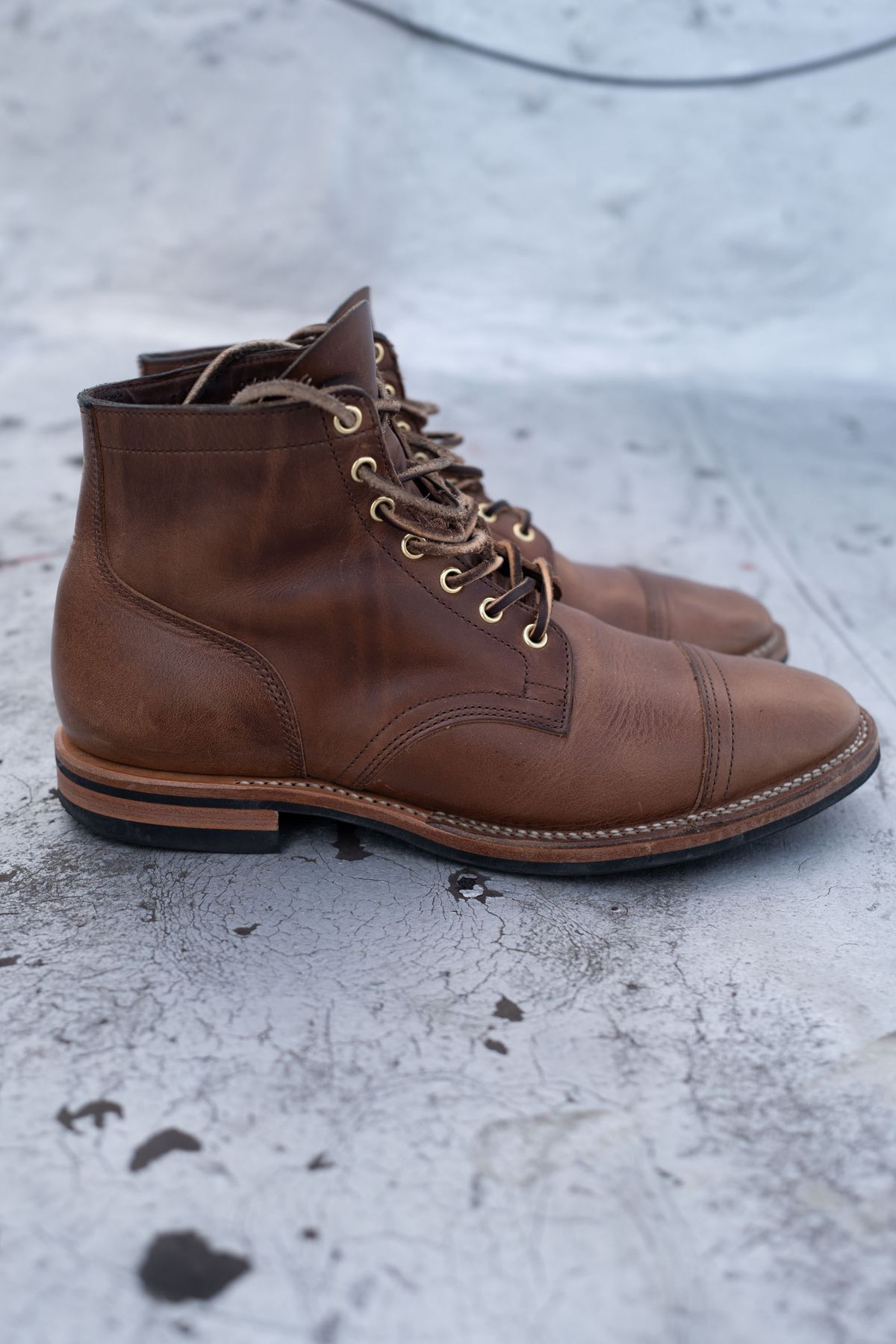 Photo by mjunderw00d on March 5, 2023 of the Viberg Service Boot PCT in Horween Natural Chromexcel.