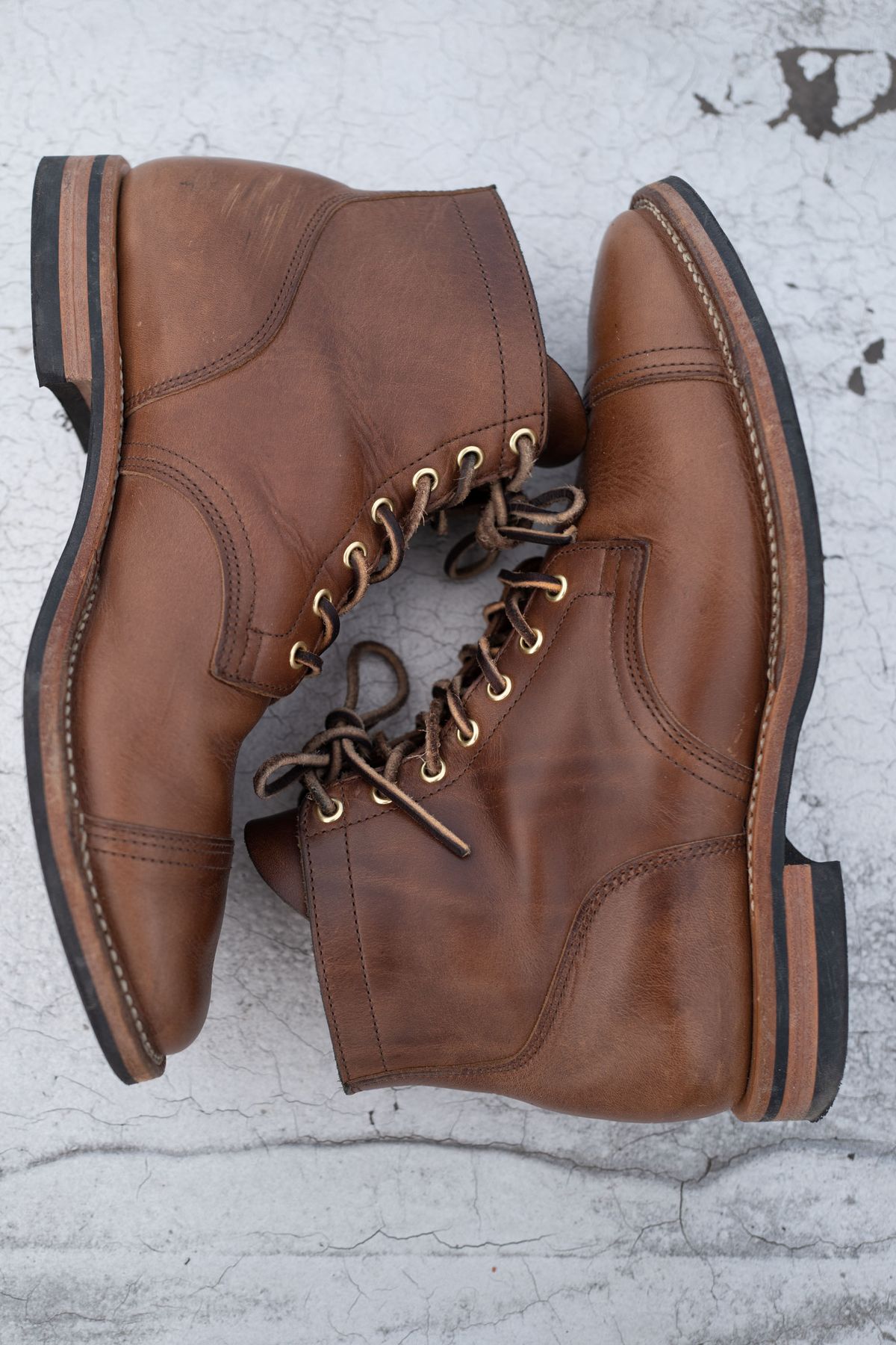 Photo by mjunderw00d on April 5, 2023 of the Viberg Service Boot PCT in Horween Natural Chromexcel.