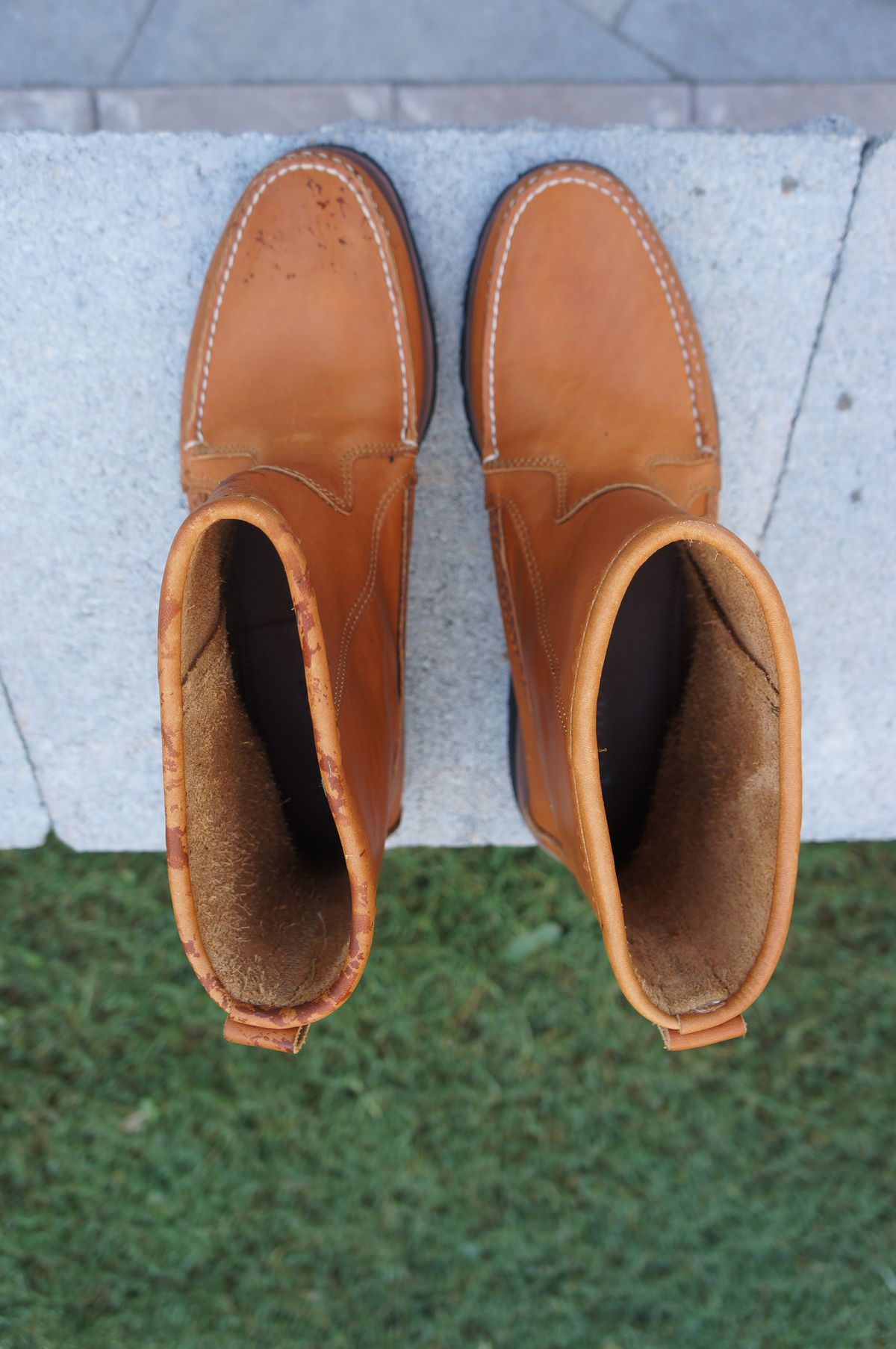 Photo by greenhead on October 3, 2023 of the Quoddy Pull On Boot in Horween Whiskey Cavalier.