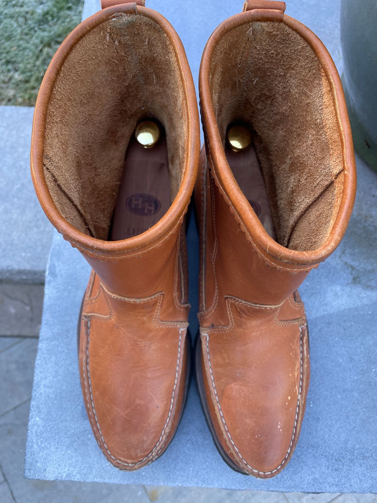 Photo by greenhead on November 5, 2023 of the Quoddy Pull On Boot in Horween Whiskey Cavalier.