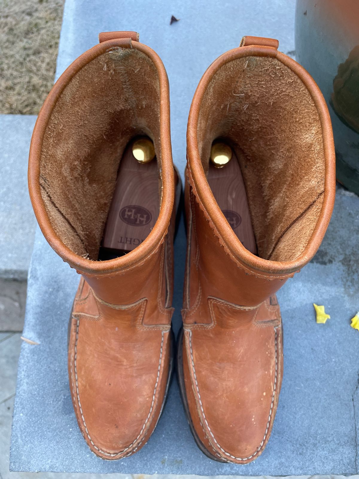 Photo by greenhead on December 5, 2023 of the Quoddy Pull On Boot in Horween Whiskey Cavalier.