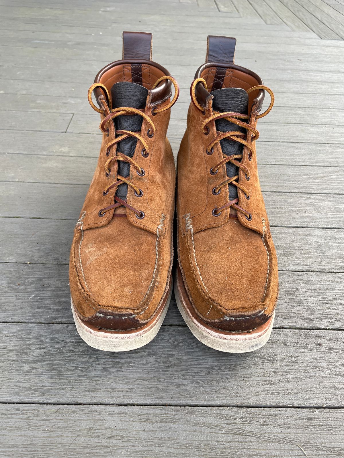 Photo by greenhead on December 4, 2022 of the Yuketen Maine Guide 6 Eye DB Boots in Horween Brown Chromexcel.