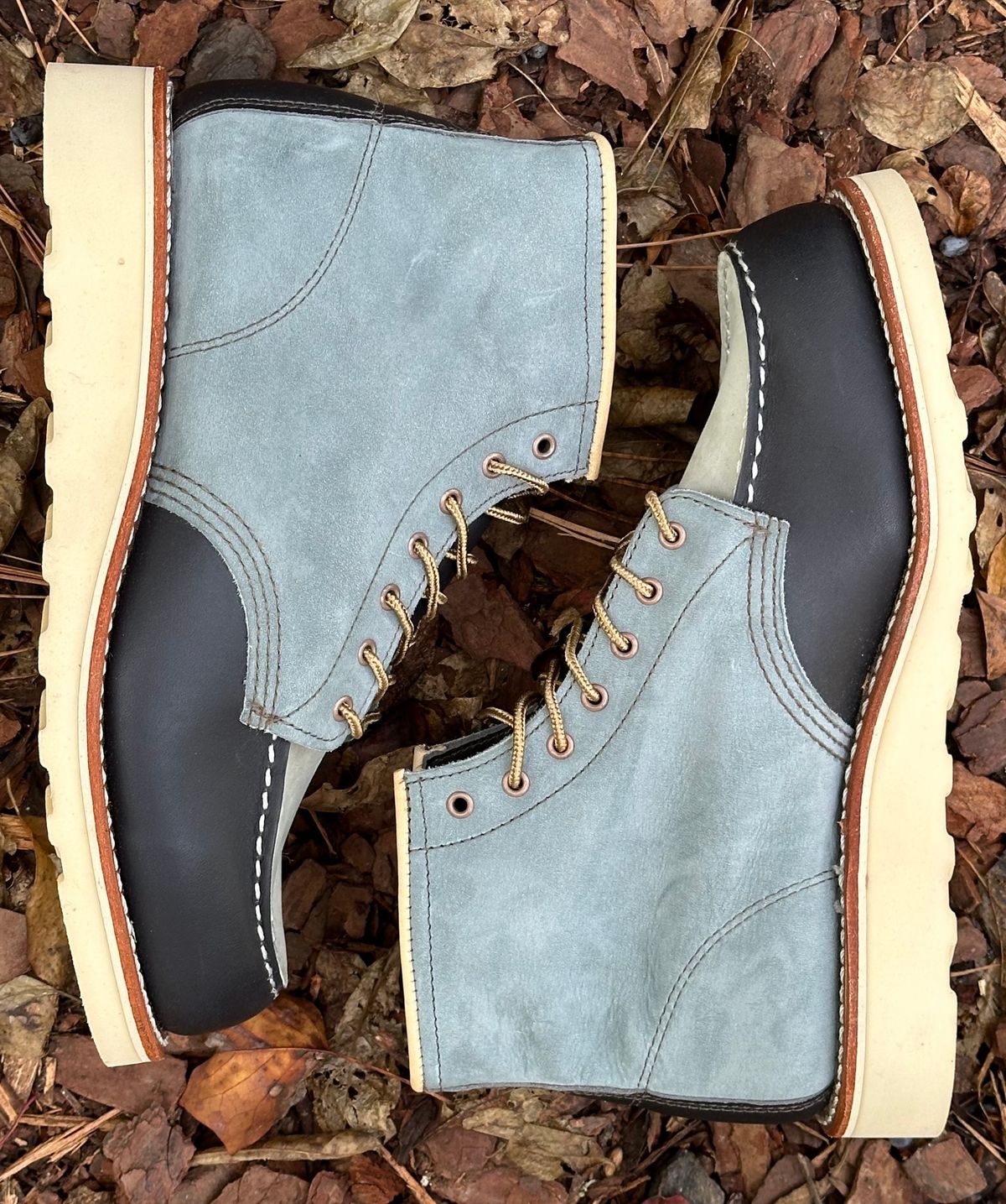 Photo by lee.goodson on October 1, 2024 of the Red Wing 6-Inch Classic Moc in Mulri-Indigo.