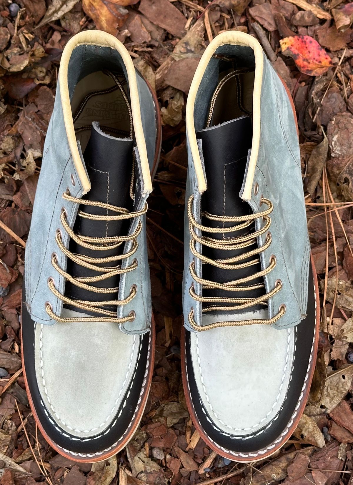 Photo by lee.goodson on October 1, 2024 of the Red Wing 6-Inch Classic Moc in Mulri-Indigo.