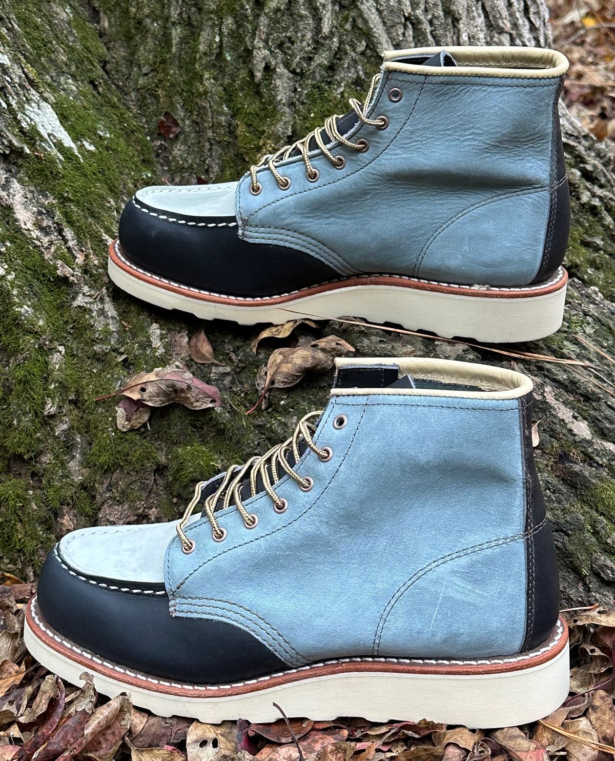 Photo by lee.goodson on November 3, 2024 of the Red Wing 6-Inch Classic Moc in Mulri-Indigo.