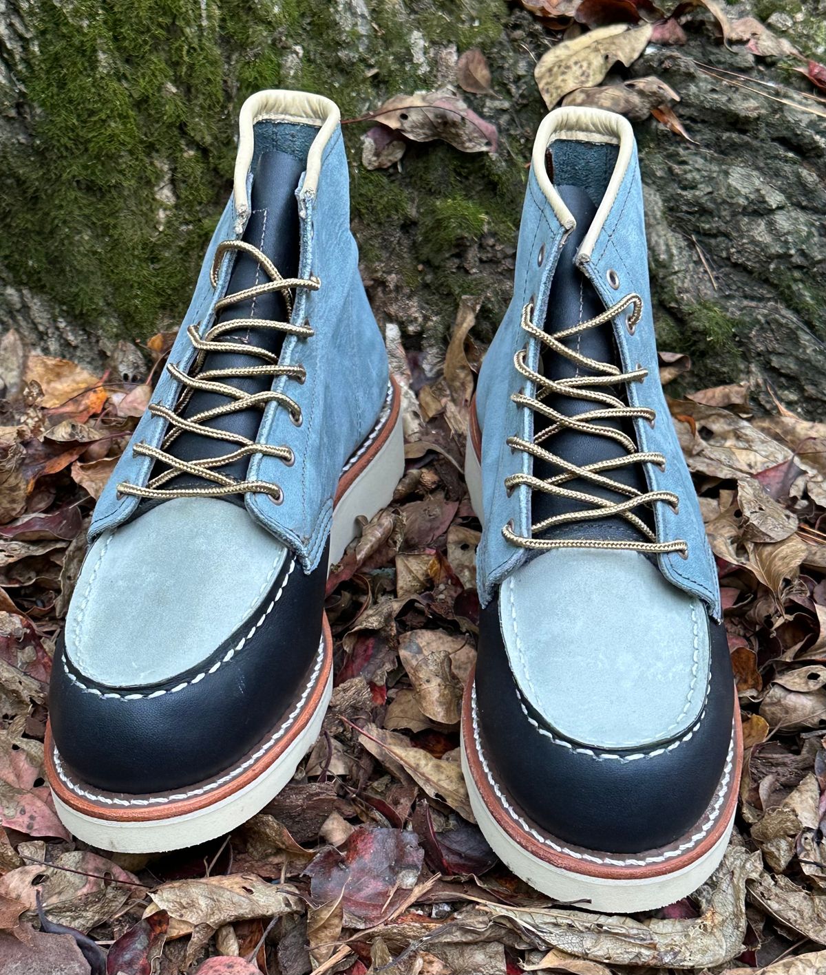 Photo by lee.goodson on November 3, 2024 of the Red Wing 6-Inch Classic Moc in Mulri-Indigo.