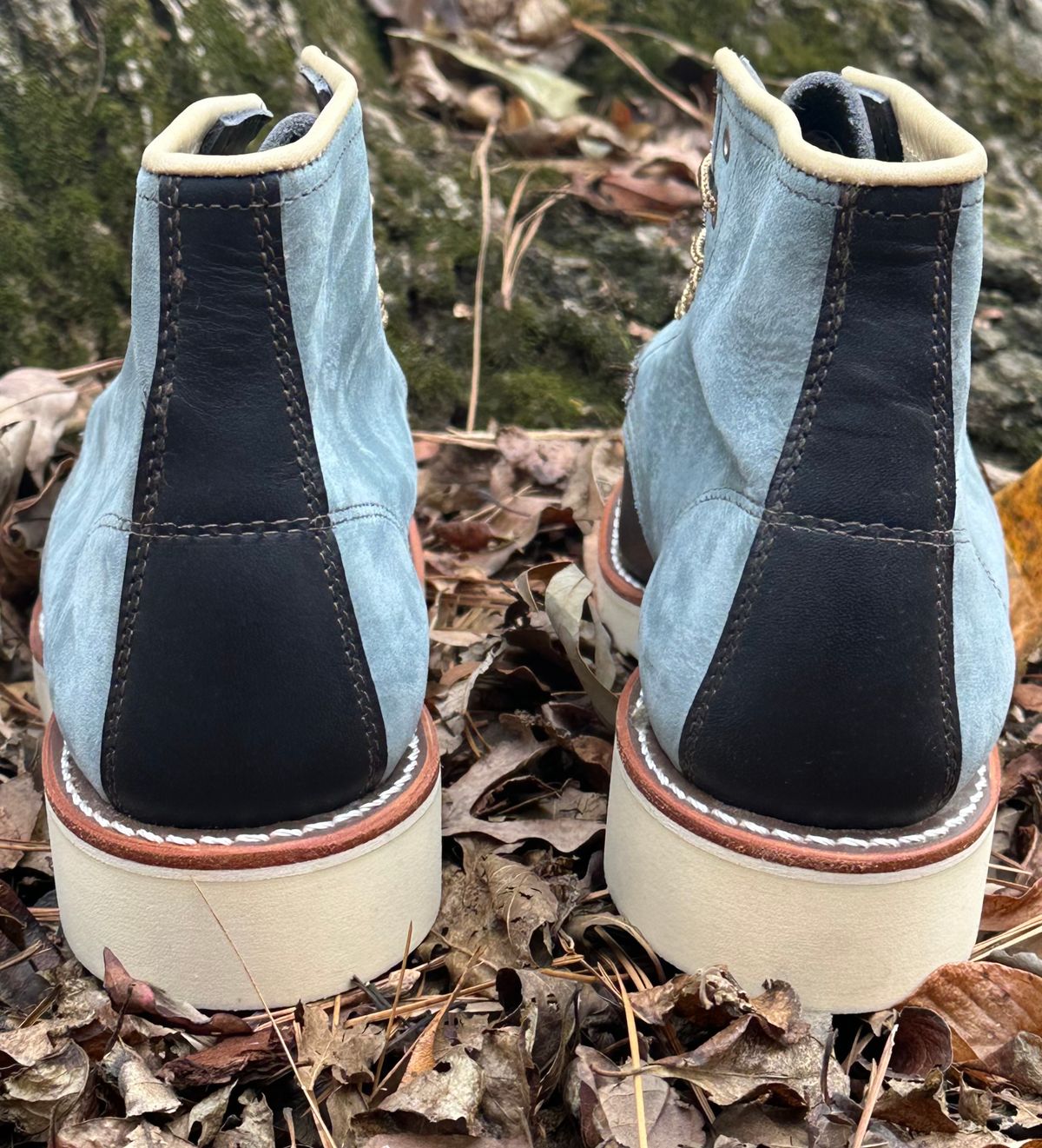 Photo by lee.goodson on December 1, 2024 of the Red Wing 6-Inch Classic Moc in Mulri-Indigo.