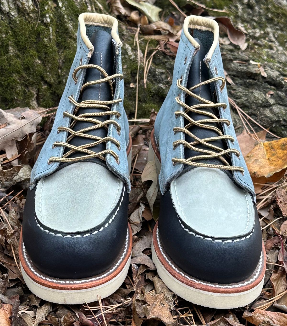 Photo by lee.goodson on December 1, 2024 of the Red Wing 6-Inch Classic Moc in Mulri-Indigo.