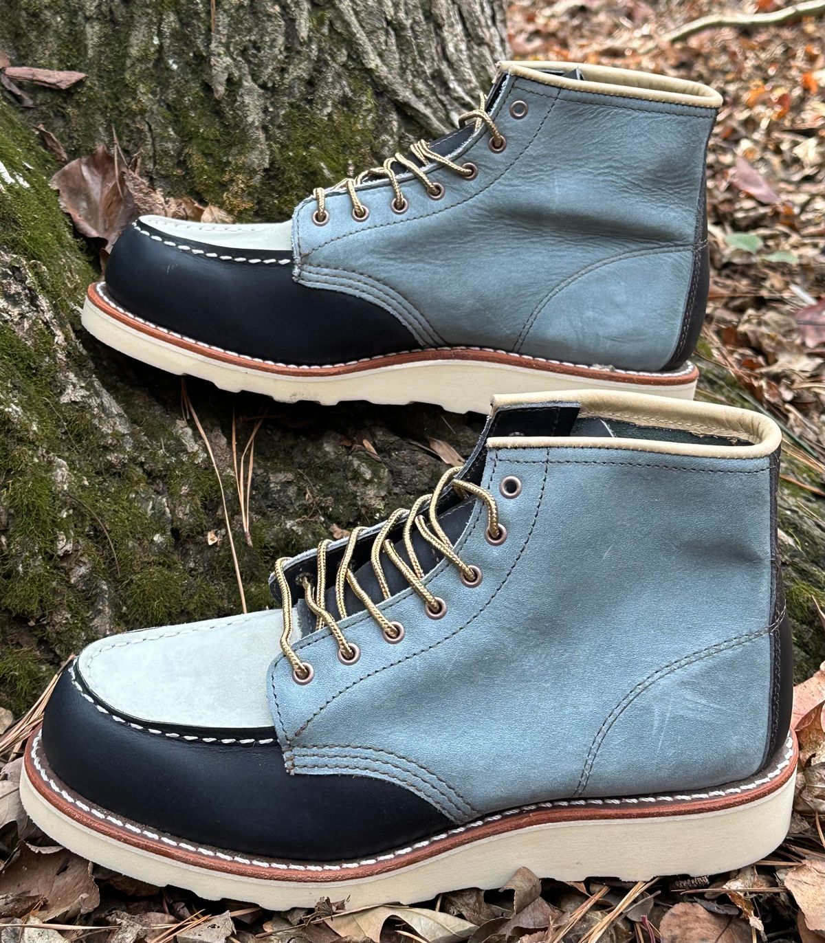 Photo by lee.goodson on December 1, 2024 of the Red Wing 6-Inch Classic Moc in Mulri-Indigo.