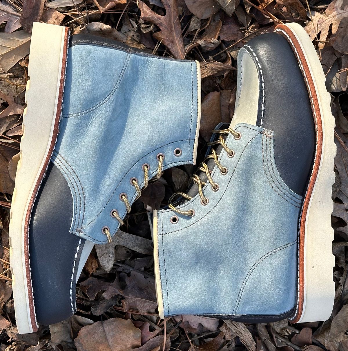 Photo by lee.goodson on January 3, 2025 of the Red Wing 6-Inch Classic Moc in Mulri-Indigo.