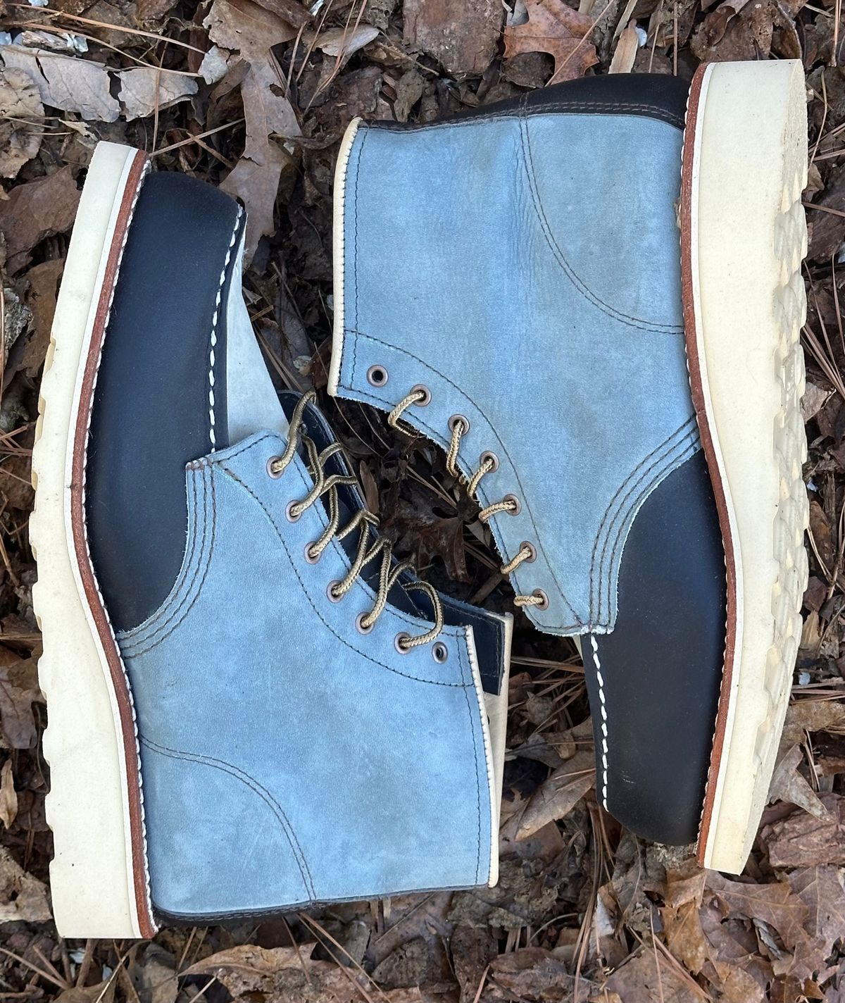 Photo by lee.goodson on March 18, 2025 of the Red Wing 6-Inch Classic Moc in Mulri-Indigo.