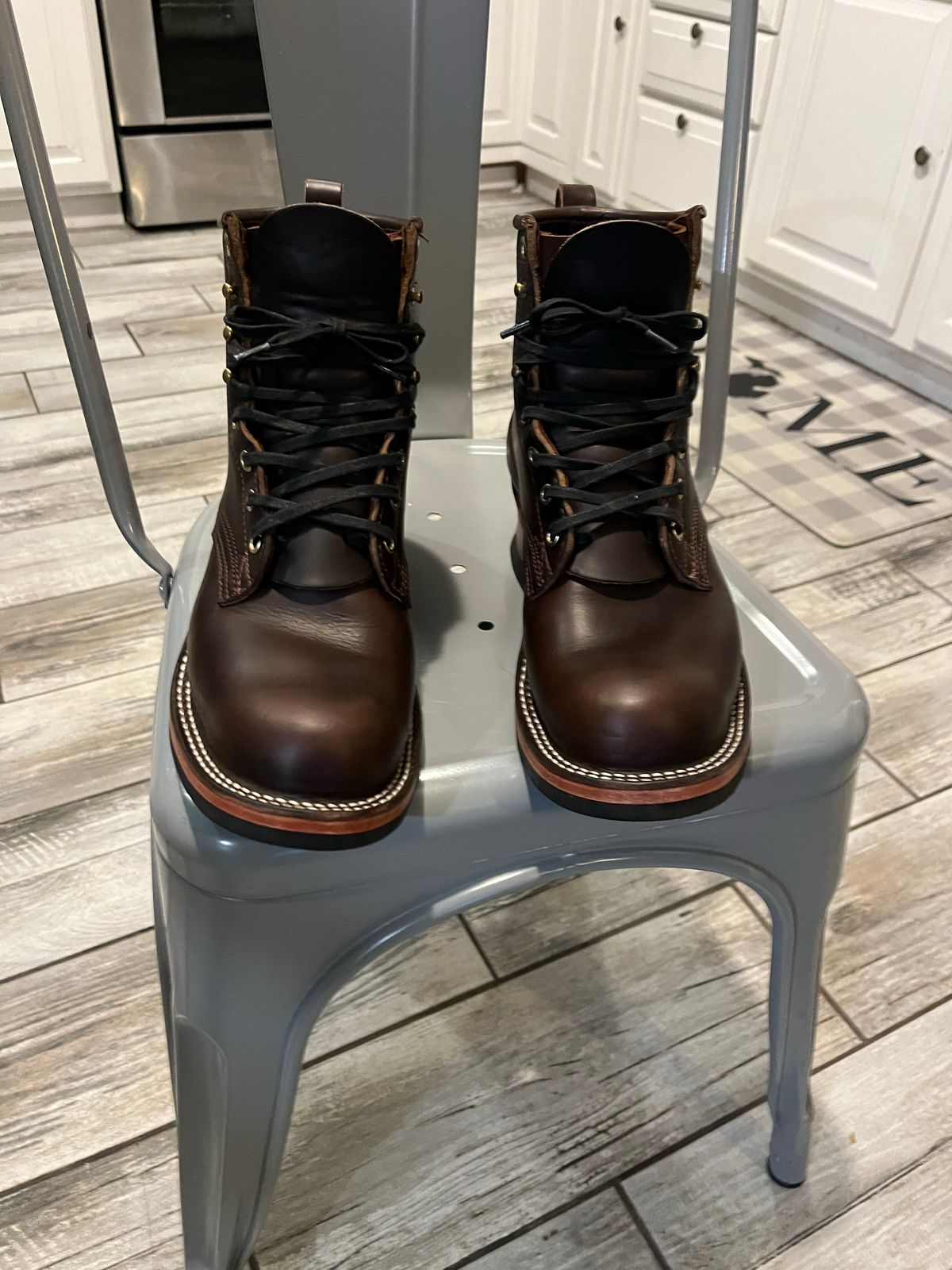 Photo by (deleted user) on November 1, 2022 of the Nicks Robert in Horween Brown Chromexcel.