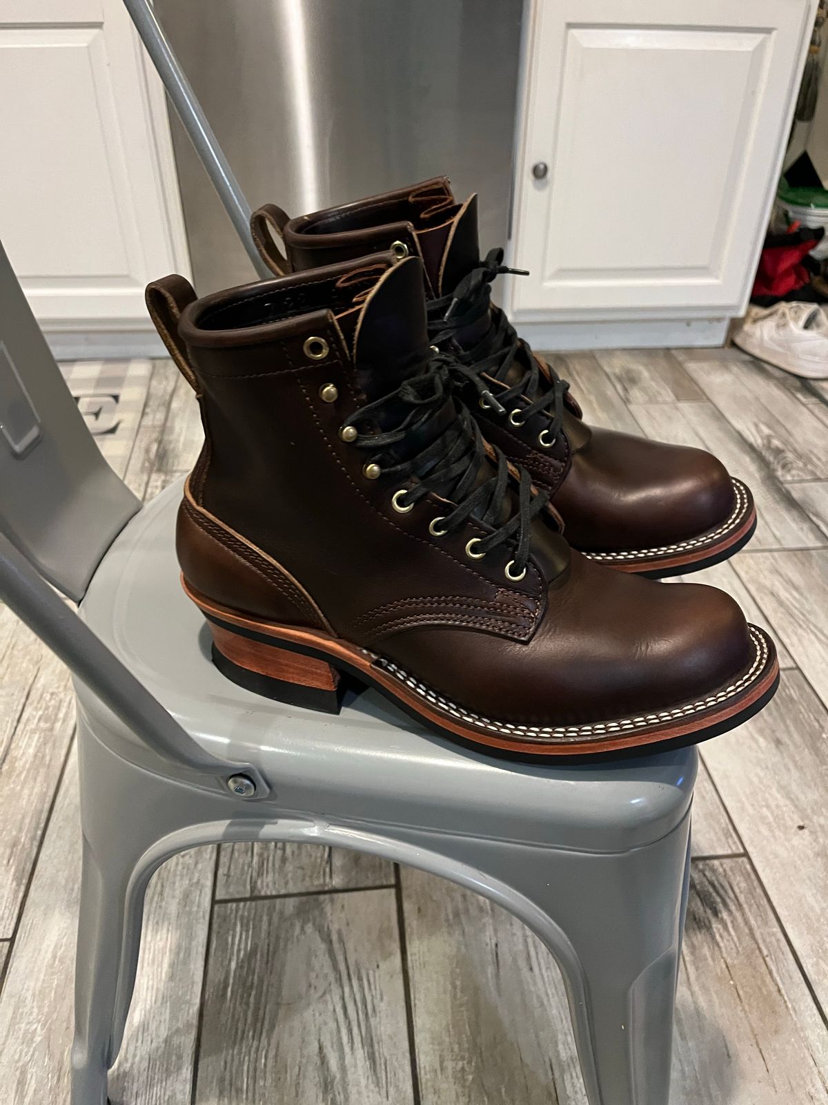 Photo by (deleted user) on November 1, 2022 of the Nicks Robert in Horween Brown Chromexcel.