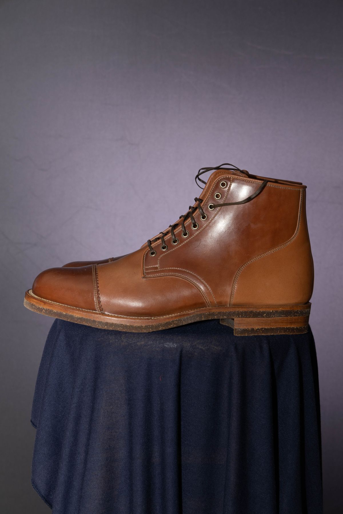 Photo by Alijan on November 2, 2022 of the Viberg Service Boot PCT in Horween Natural Shell Cordovan.