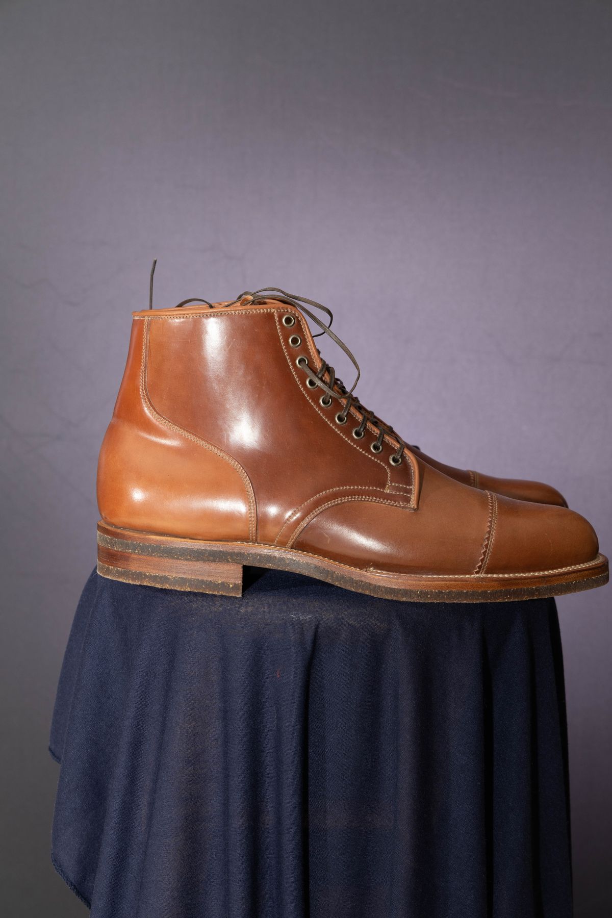 Photo by Alijan on November 2, 2022 of the Viberg Service Boot PCT in Horween Natural Shell Cordovan.