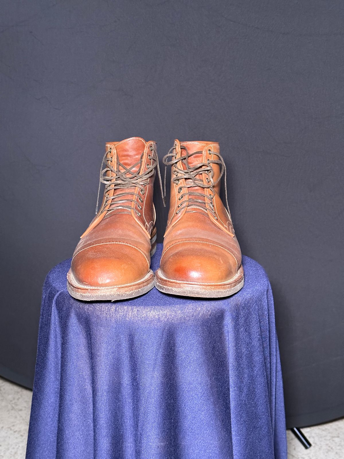 Photo by Alijan on January 5, 2023 of the Viberg Service Boot PCT in Horween Natural Shell Cordovan.