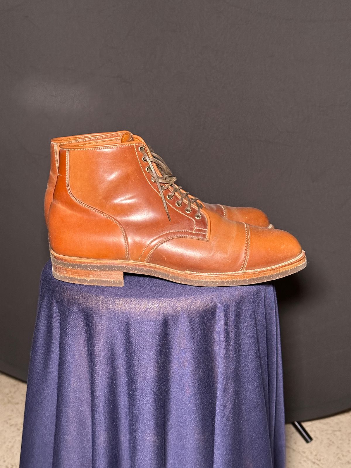 Photo by Alijan on January 5, 2023 of the Viberg Service Boot PCT in Horween Natural Shell Cordovan.