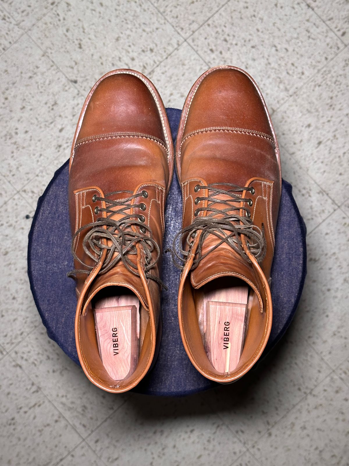 Photo by Alijan on January 5, 2023 of the Viberg Service Boot PCT in Horween Natural Shell Cordovan.