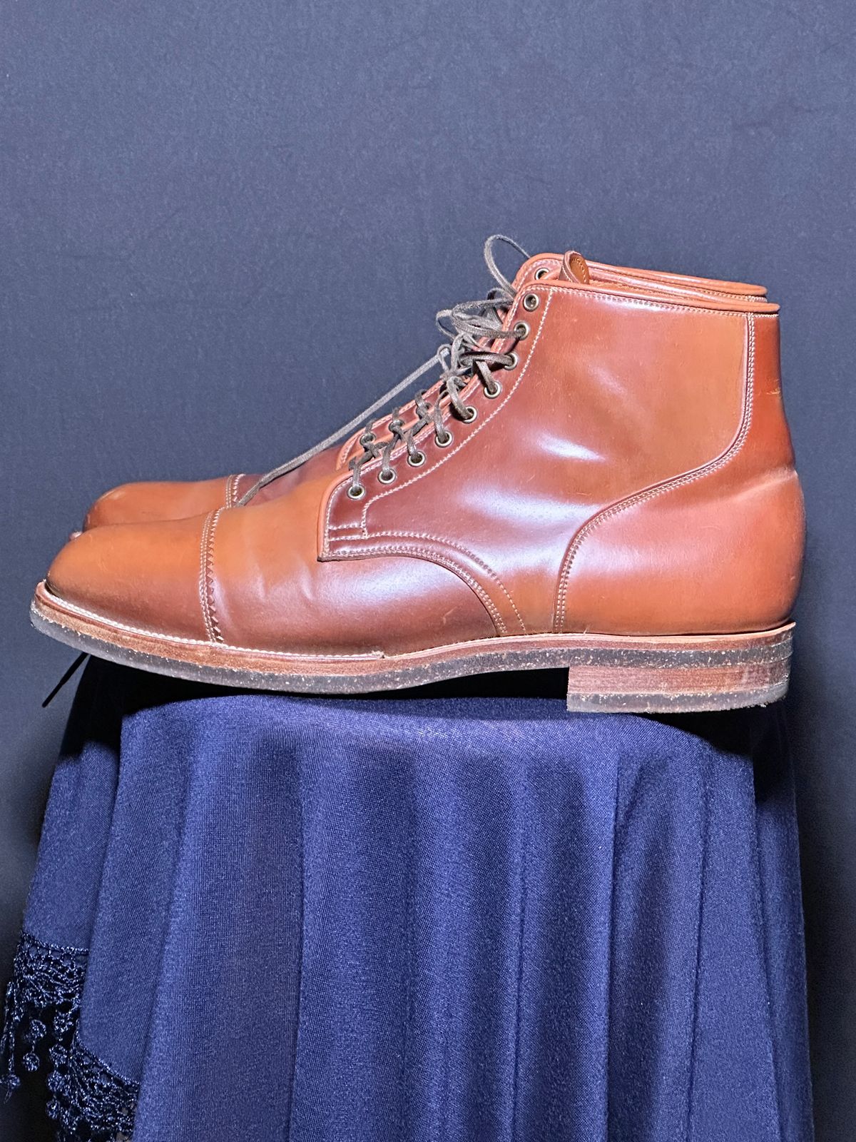 Photo by Alijan on February 6, 2023 of the Viberg Service Boot PCT in Horween Natural Shell Cordovan.