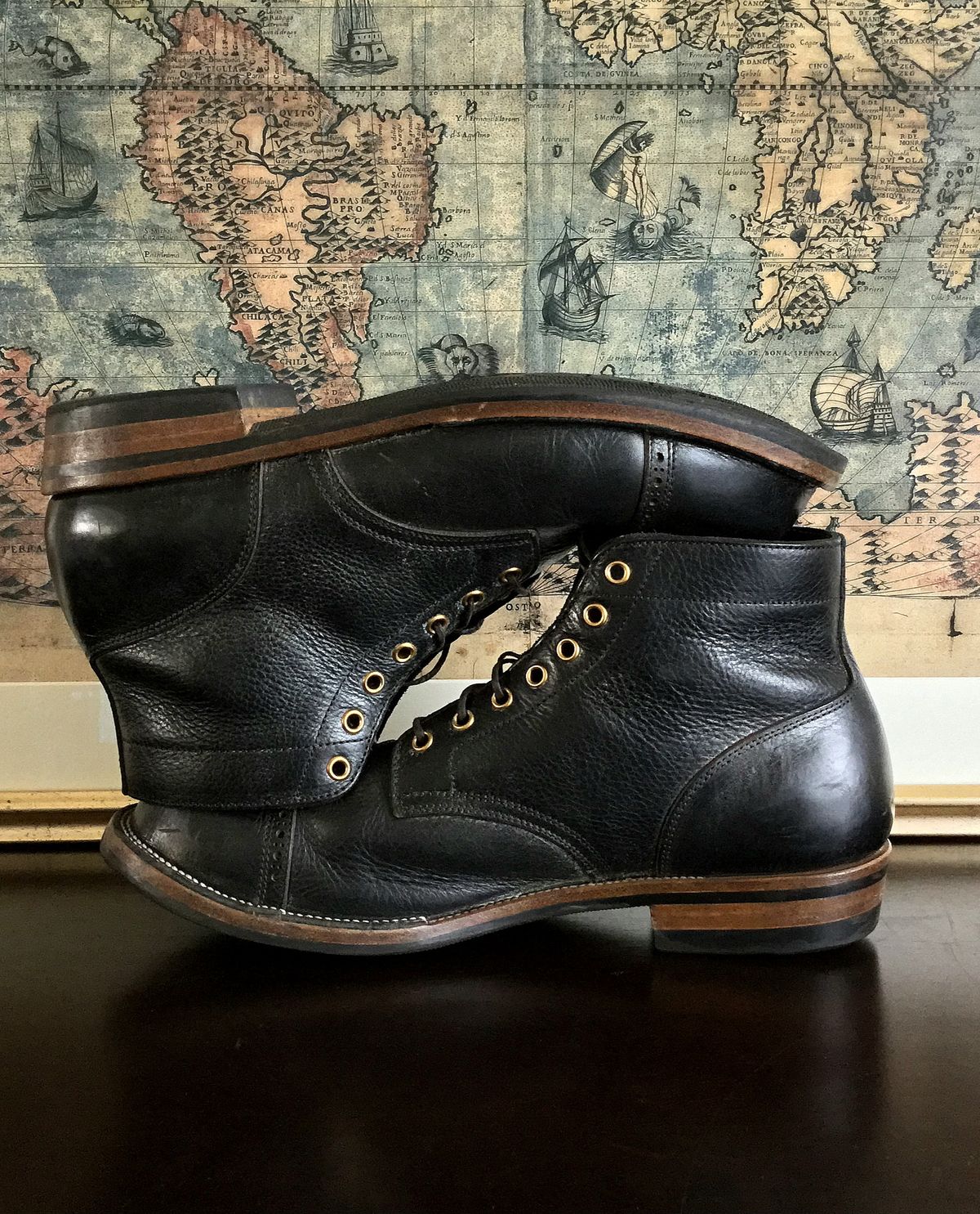 Photo by Arsenicmickey on February 4, 2024 of the Iron Boots Pitman in Black Italy Waxed Bullhide.